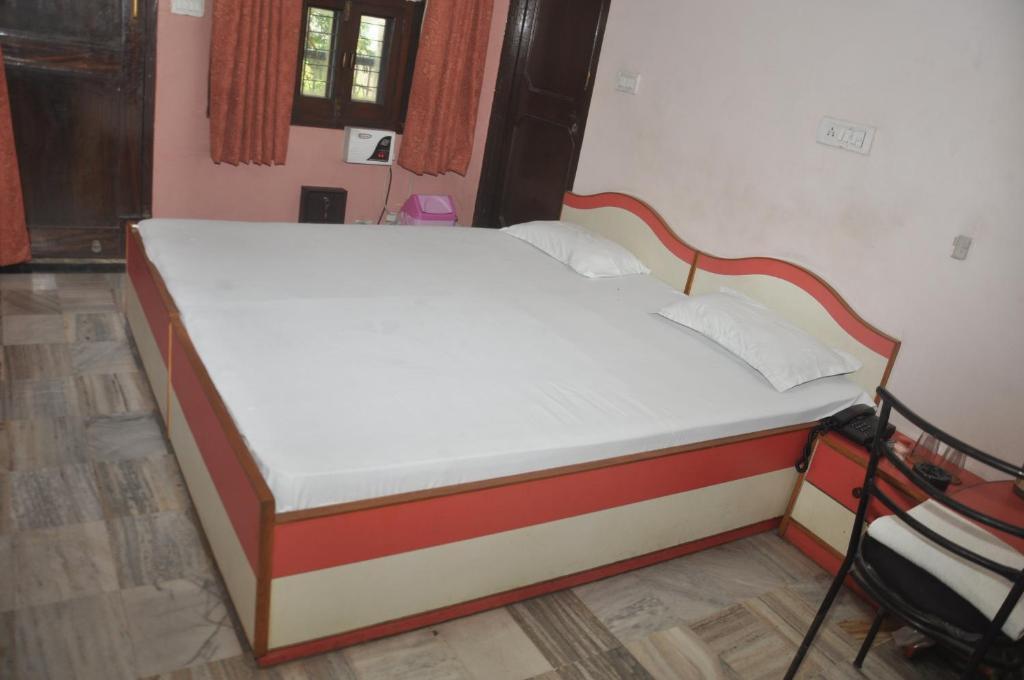 Aapnni Hotel Jaipur Room photo
